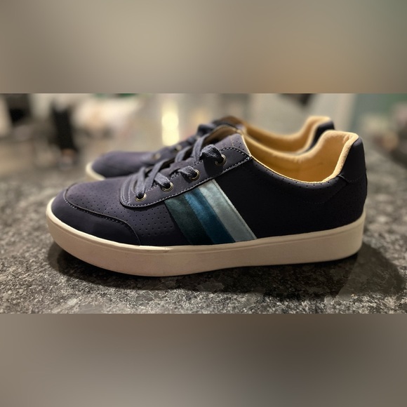 Revitalign Orthotic Casual Sneakers -‎ Belmont Stripe Size 9.5B - Picture 1 of 8